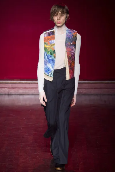 Look 10